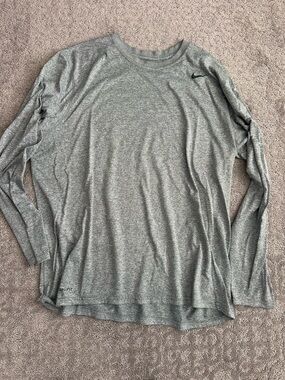 Men’s Nike long sleeve dry fit XXL T-shirt, gray